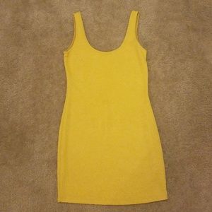 Basic yellow column dress